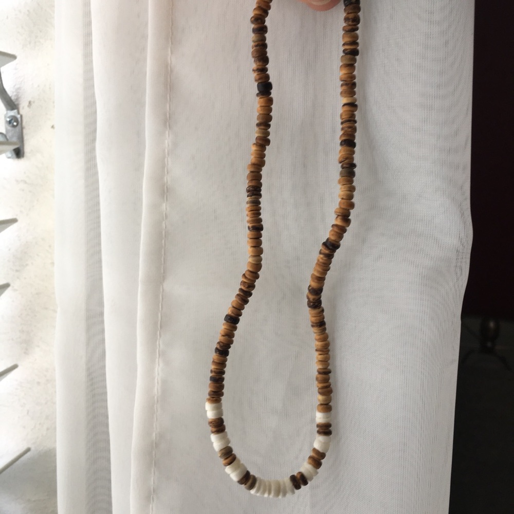 Wood-like-Bead Necklace